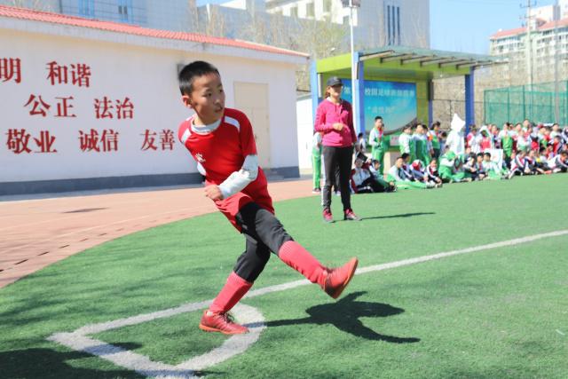 西多夫之子在昨日被丰塞卡征调 跟米兰一线队训练