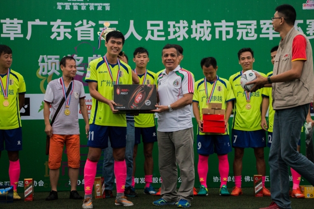 麦丹25分三巨头合计52分 森林狼力克太阳2-0